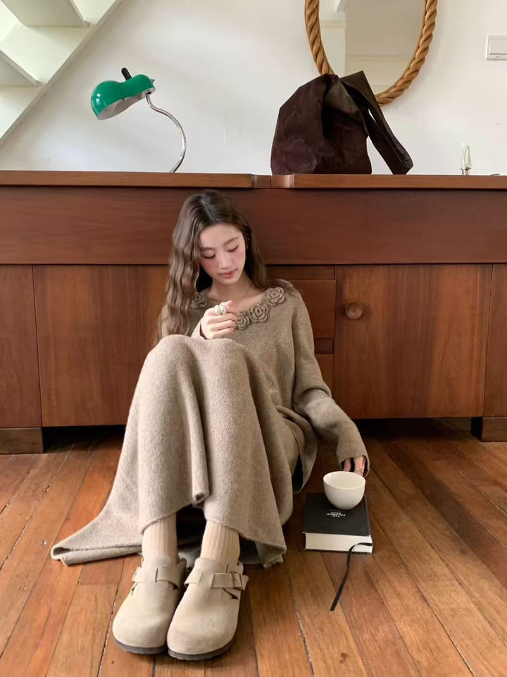 Robe tricotée élégante pour femmes avec des appliqués floraux uniques Chic & Stil