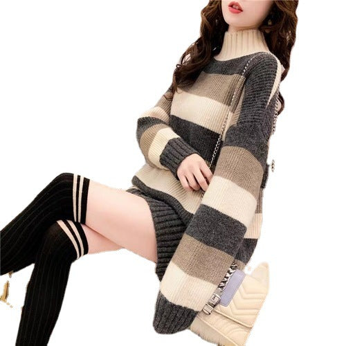Pull à col montant confortable pour femmes avec un motif rayé à la mode Chic & Stil