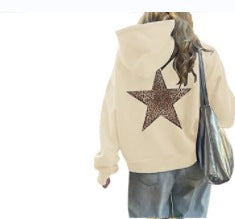 Women’s Hoodie with Eye-Catching Leopard Star Design Chic & Stil