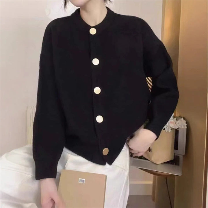 Cardigan Tricoté Doux pour Femmes avec Design de Bouton et Texture Fines Chic & Stil