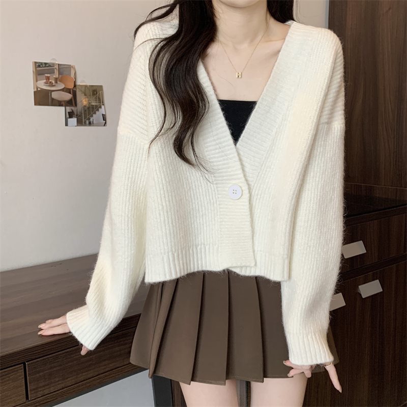 Cardigan féminin ample avec décolleté en V et grands boutons Chic & Stil