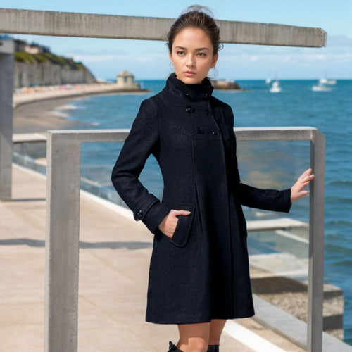 Elegant wool coat for women with modern collar and practical pockets Amarae