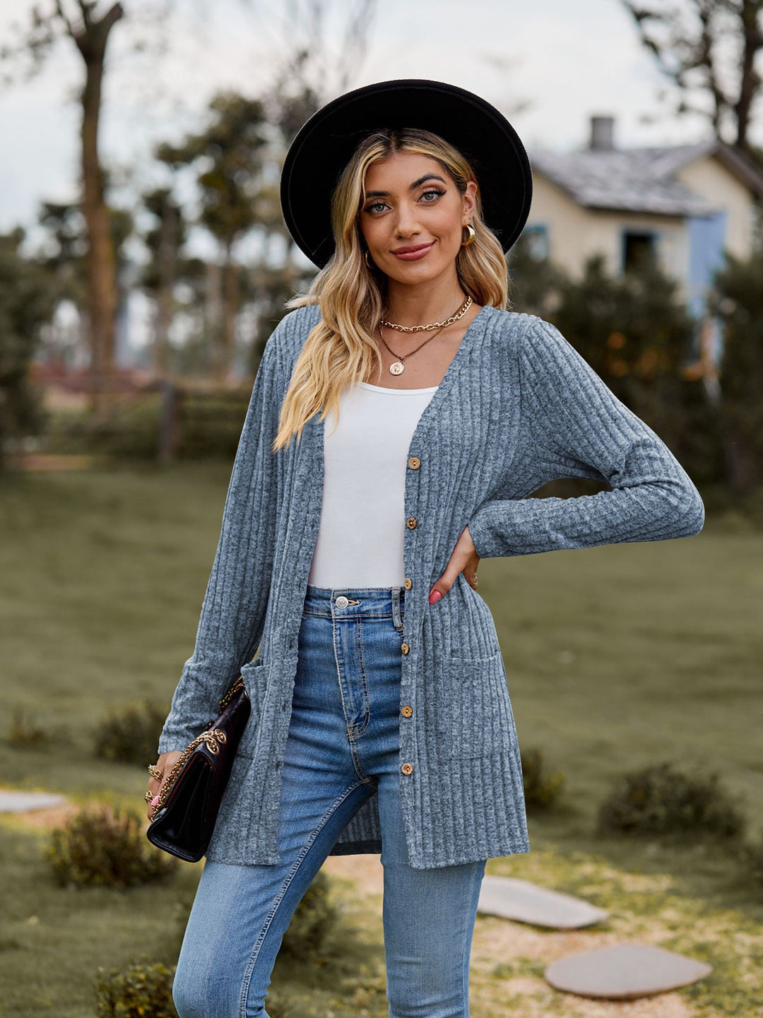 Women long sleeve cardigan with practical pockets Lune London