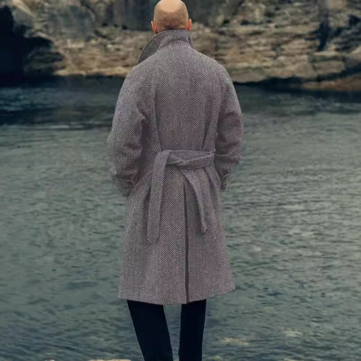 Elegant wool coat for men with herringbone pattern Lune London