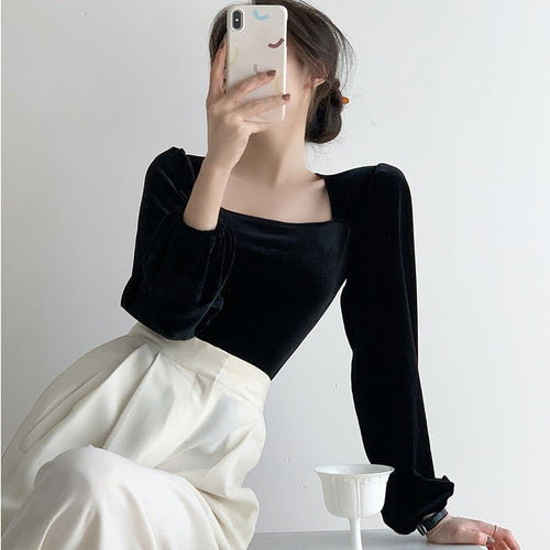 Women elegant knit top with puff sleeves and charming square neckline