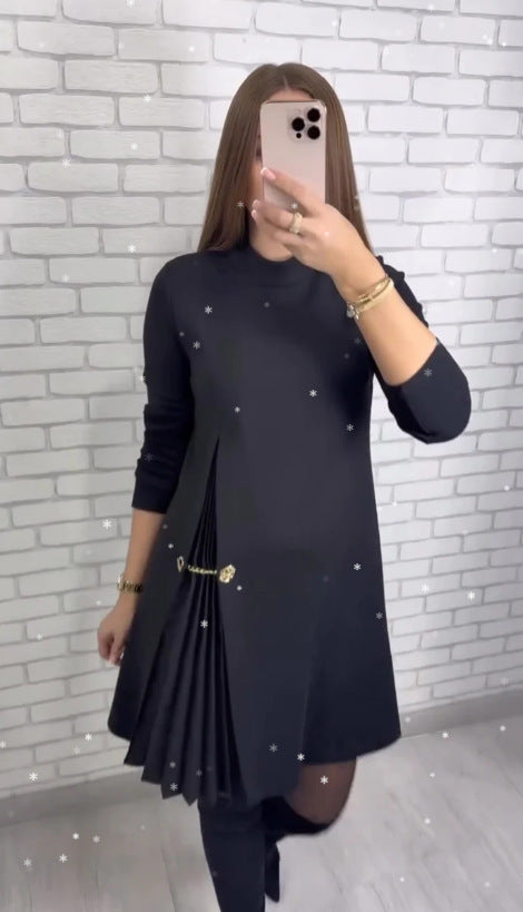 Robe pour femmes avec un design de plis élégant et une ceinture décorative Chic & Stil