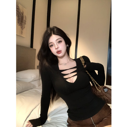 Ladies elegant long-sleeve shirt with V-neck and fashionable gathering Chic & Stil