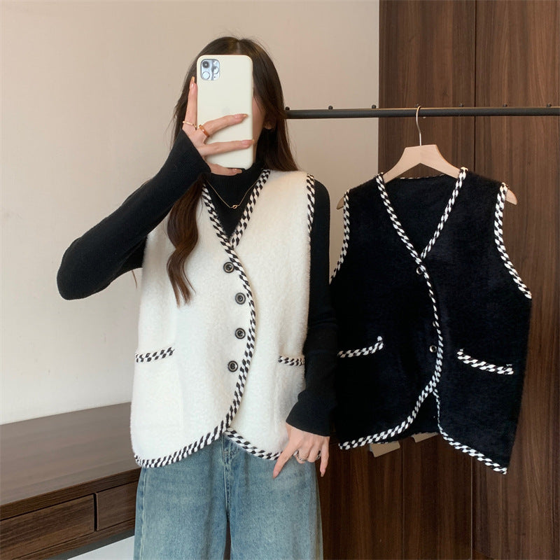 Women's vest with braided accents and button details Lune London