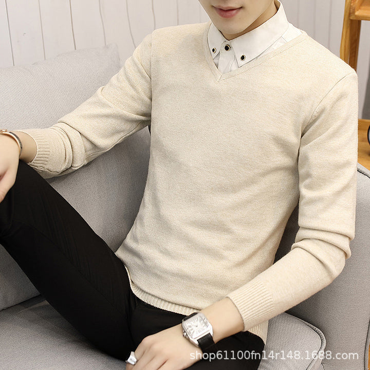 Trendy V neck sweater for men in soft cotton Lune London