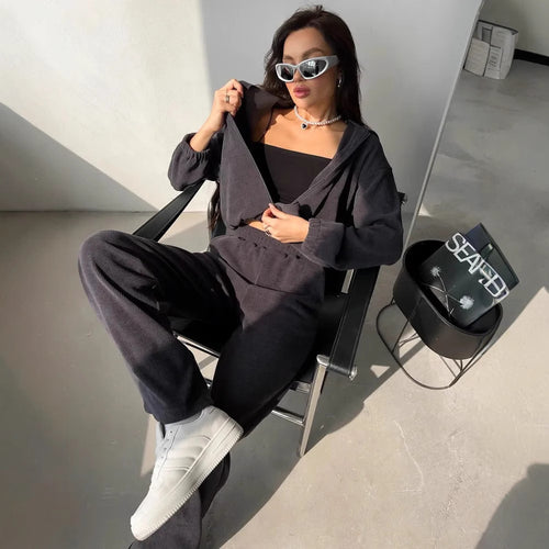 Ladies cropped sport top with zipper and loose fit Amarae