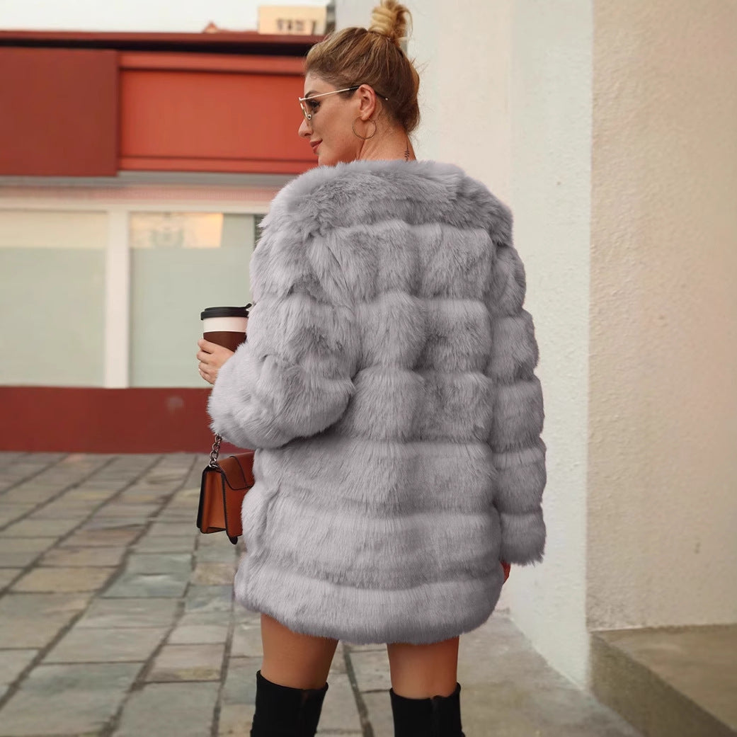 Ladies Trendy Faux Fur Coat with Voluminous Sleeves Lune London