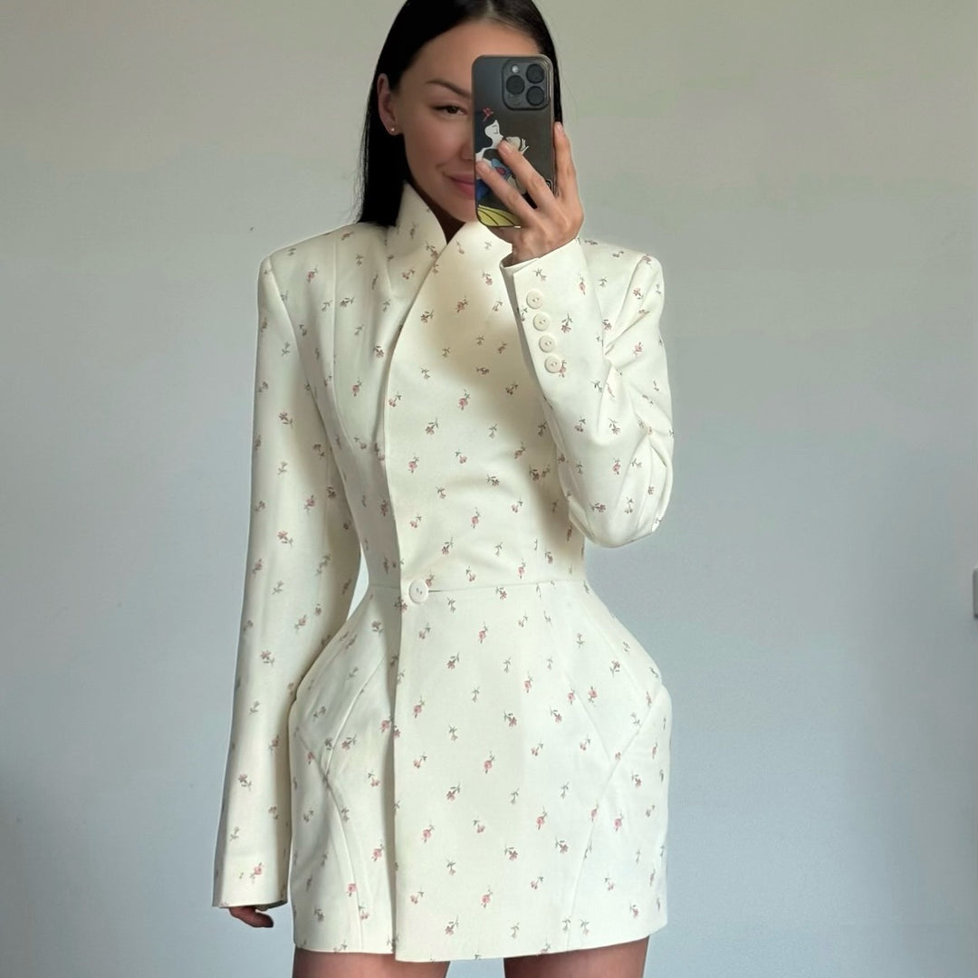 Trendy blazer dress for women with floral design and fitted cut Lune London
