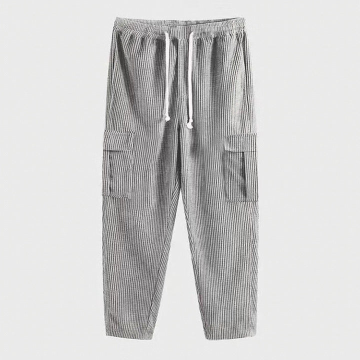 Comfortable cargo sweatpants for men with elastic waistband and side pockets Lune London