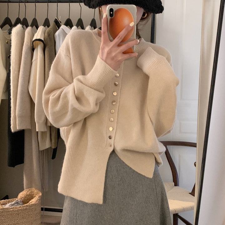 Cardigan en tricot pour femmes avec boutons décoratifs et coupe décontractée Chic & Stil