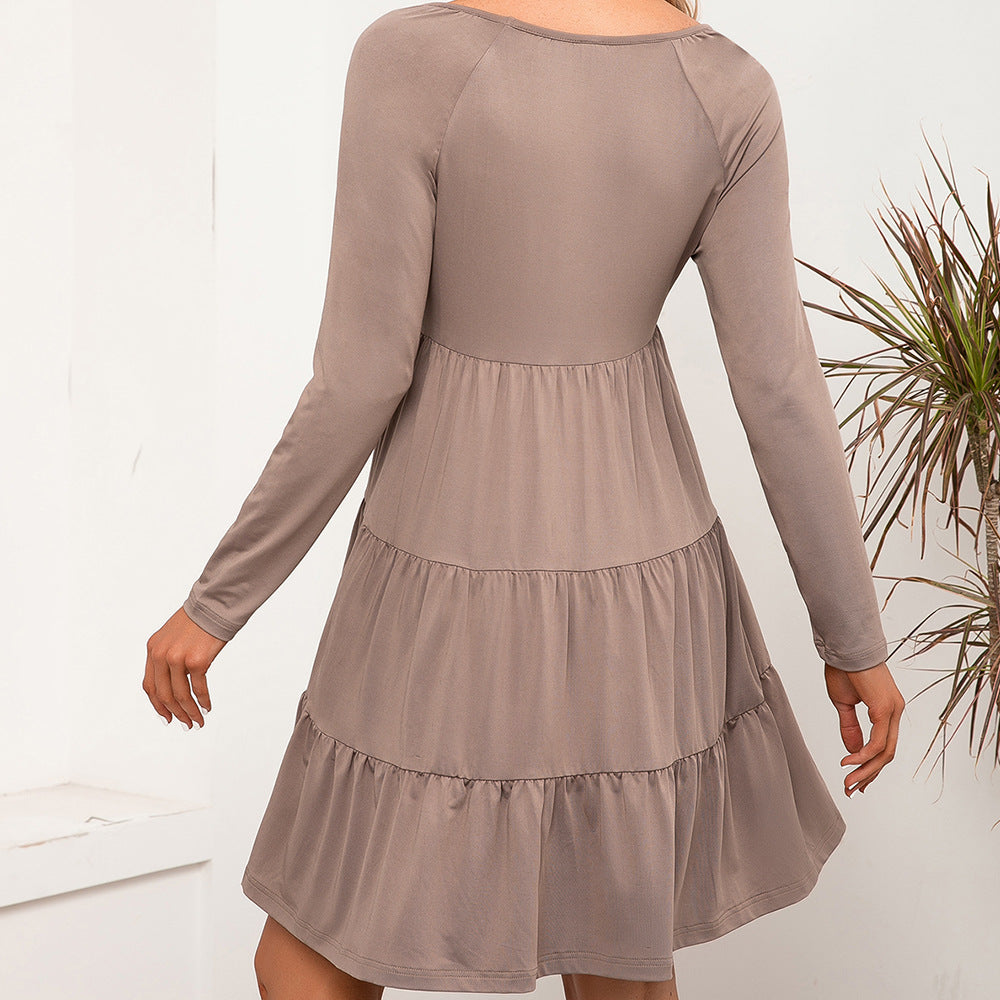 Leisure dress for women with deep V-neckline and voluminous skirt Lune London