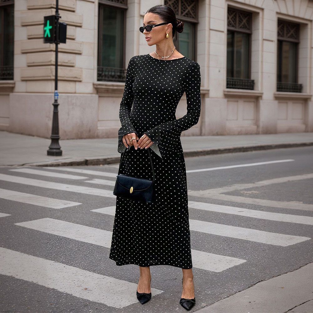 Robe maxi femme avec un design à pois à la mode et des manches élégantes Chic & Stil