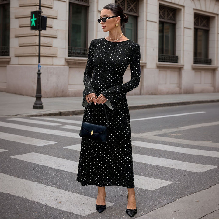 Robe maxi femme avec un design à pois à la mode et des manches élégantes Chic & Stil