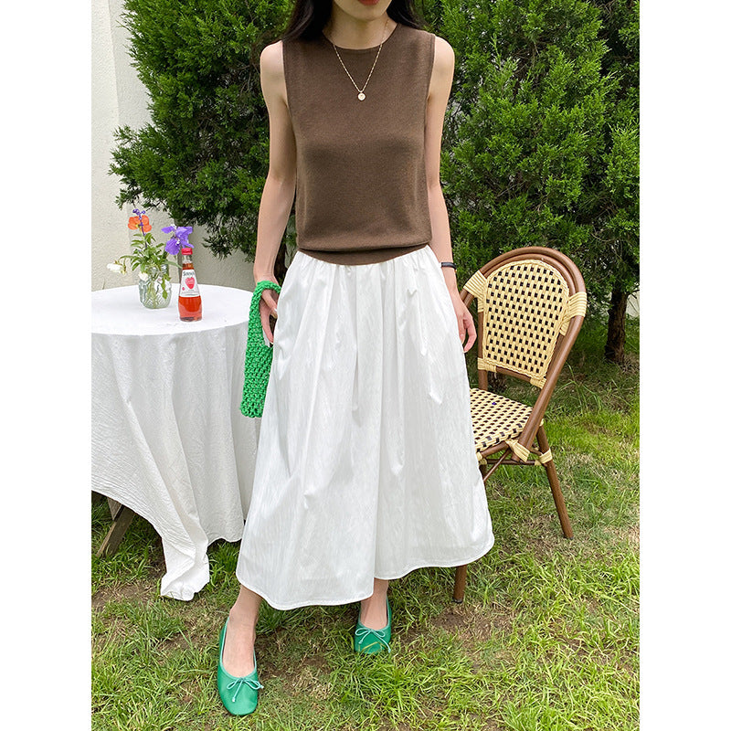 Women's playfully designed blouse with button details Chic & Stil