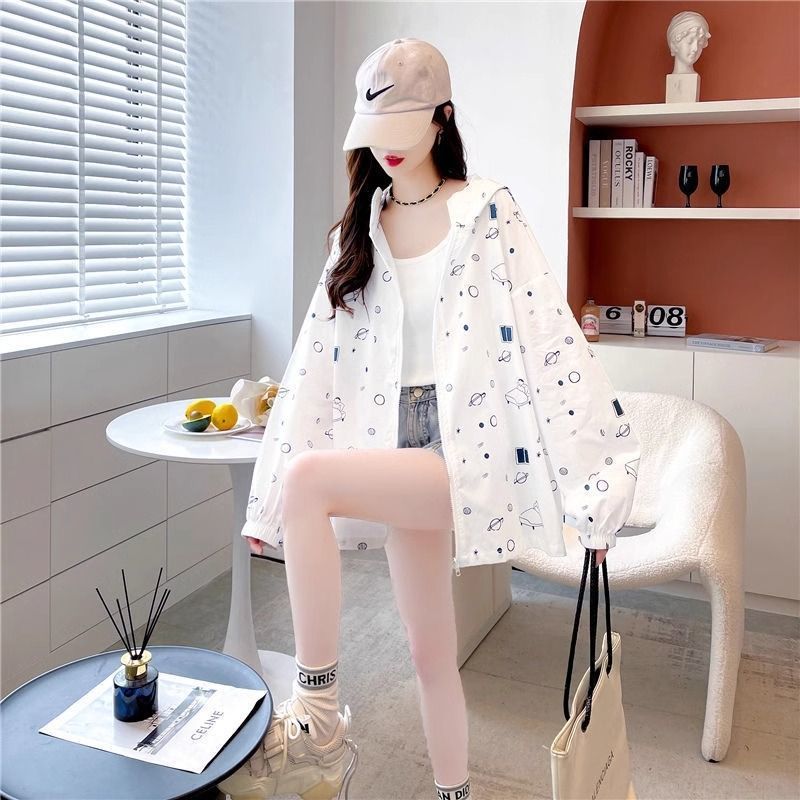 Haut léger et décontracté pour femmes avec des designs d'impression créatifs Chic & Stil