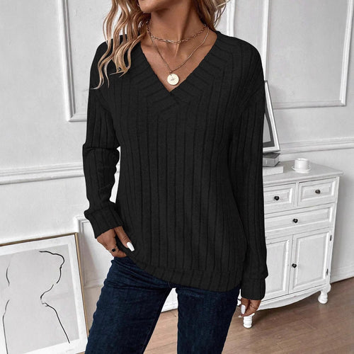 Casual knit sweater for women with V-neck and ribbed texture Amarae