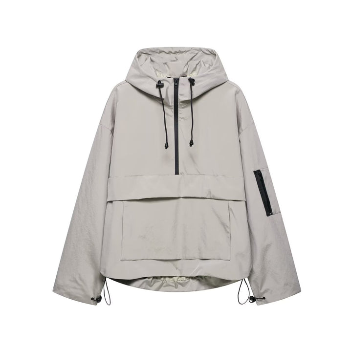 Veste coupe-vent fonctionnelle pour femmes avec col de capuche ajustable et poche kangourou Chic & Stil