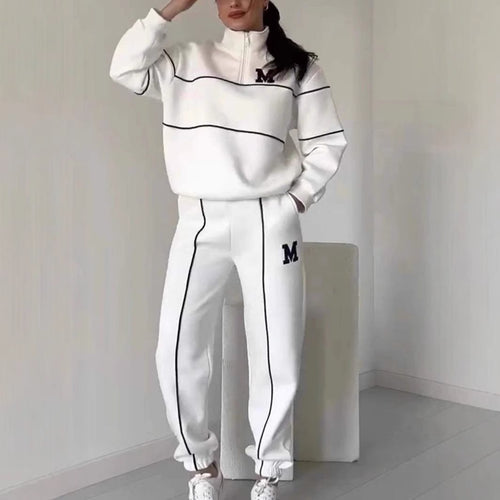 Sporty lounge suit for women with high collar and elastic waist Amarae