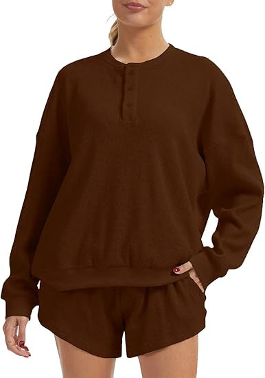 Ensemble de pull surdimensionné décontracté et de shorts Chic & Stil pour femmes