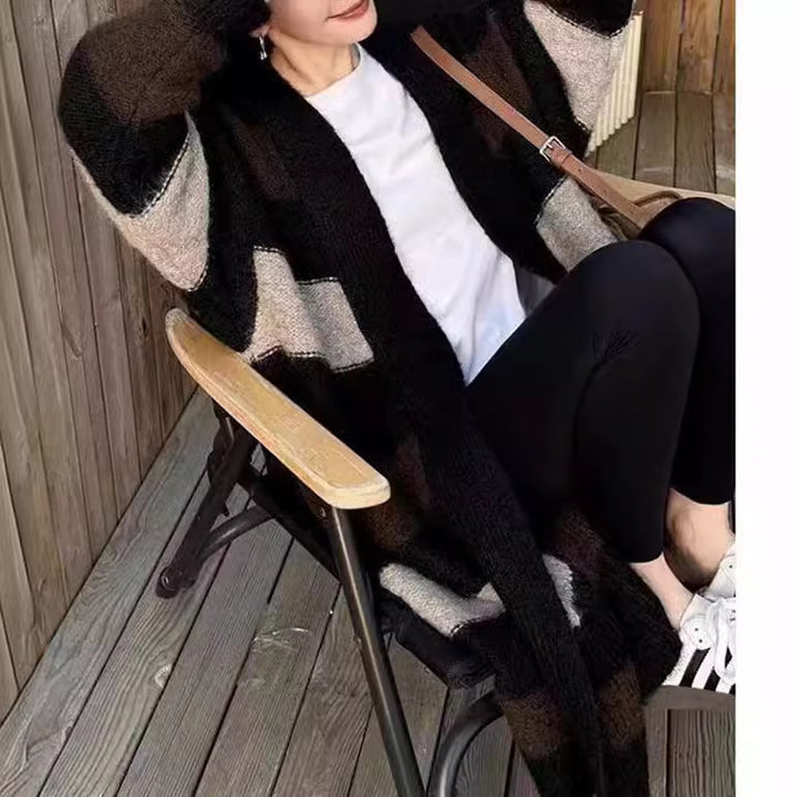 Ladies Long Knit Cardigan with Chic Geometric Pattern and Style