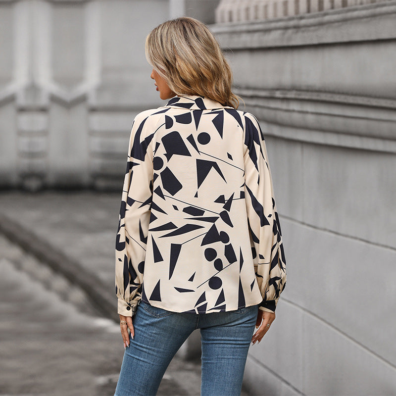Fashion women's blouse with geometric pattern and relaxed fit Lune London