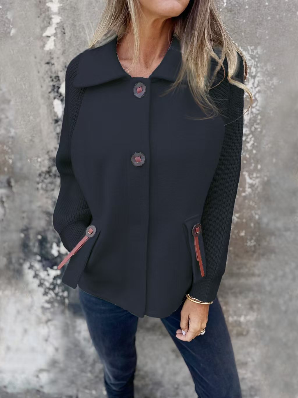 Women’s leisure jacket with structured design and practical pockets Lune London