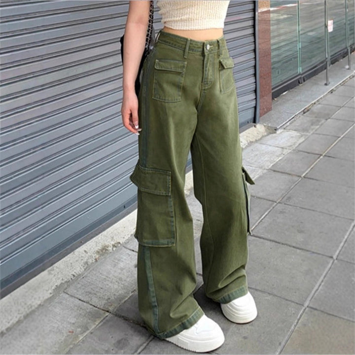 Women's high-waisted cargo jeans with wide leg, multiple flap pockets and straight cut Amarae