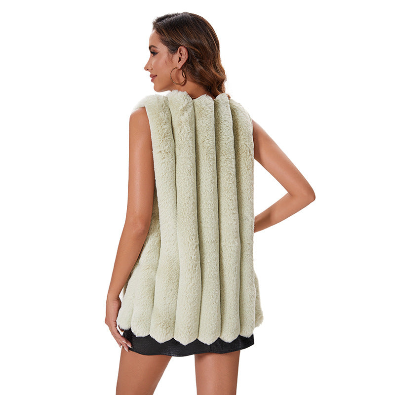 Ladies Elegant and loose faux fur vest Lune London