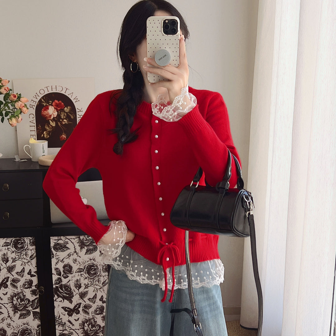 Cardigan pour femmes avec détails en volants et boutons décoratifs en perles Chic & Stil
