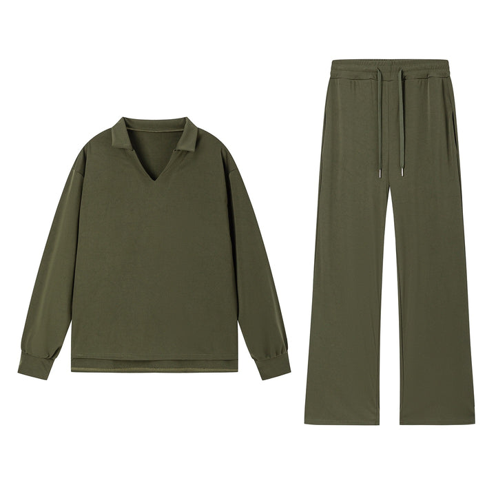 Cozy lounge set for women with V-neck Lune London