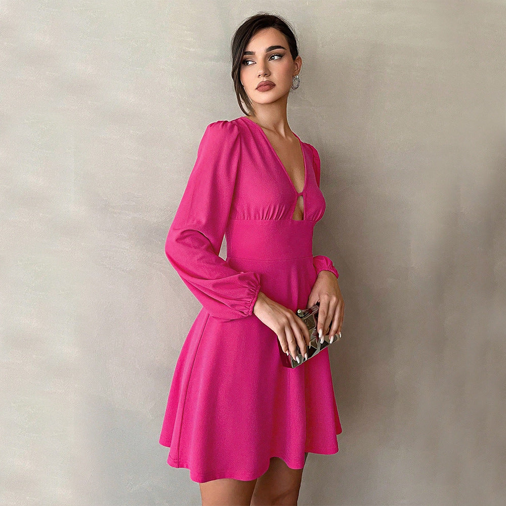 Robe mini pour femme avec décolleté en V profond et élégantes manches bouffantes Chic & Stil