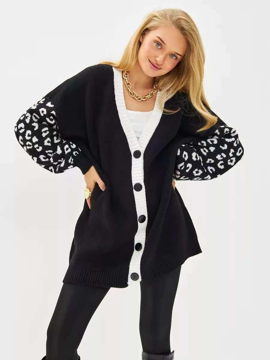 Large cardigan for women with animal pattern and button details Lune London