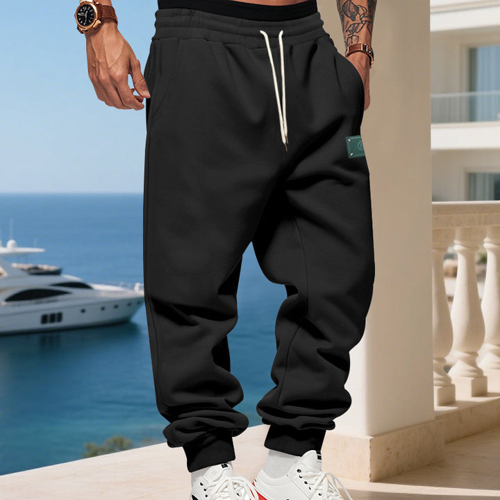 Comfortable jogging pants for men with elastic waistband and practical pockets Lune London