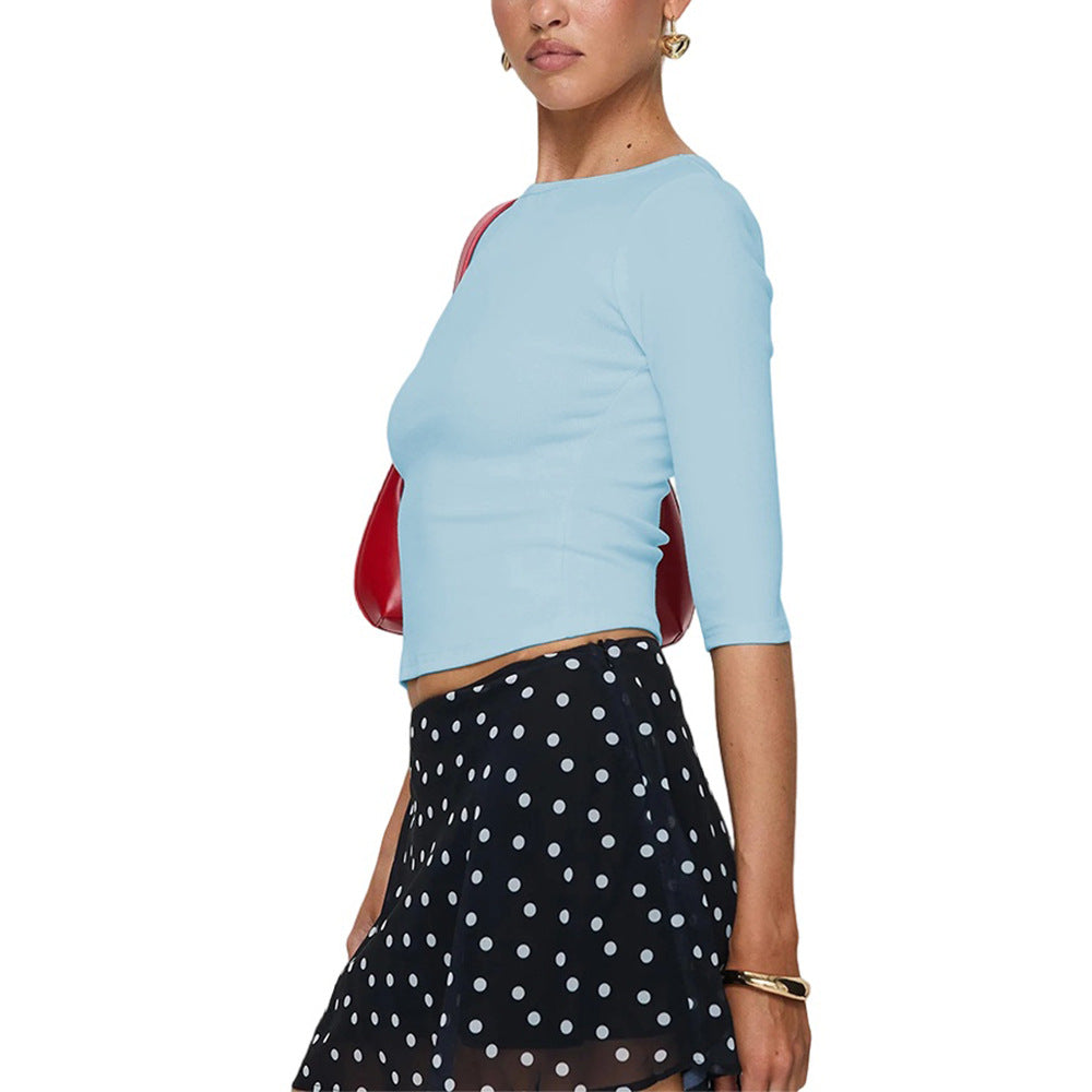 Cropped long sleeve shirt for women with an elegant round neckline and a cut that highlights the silhouette Chic & Stil