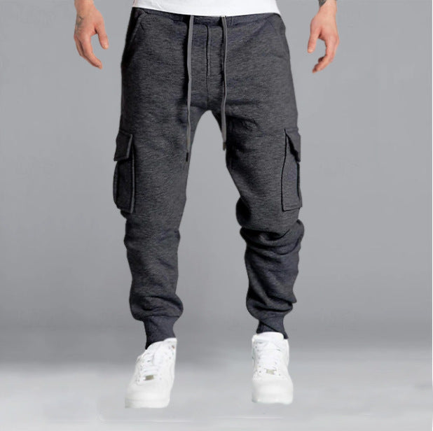 Trendy cargo pants for men with elastic waist and practical side pockets Lune London