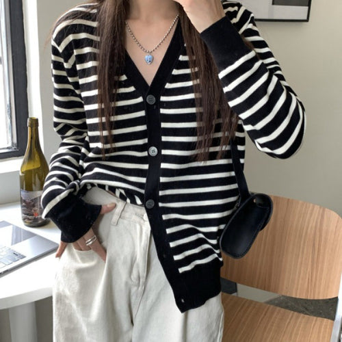 Women's knitted jacket with trendy striped pattern and classic V-neck Amarae