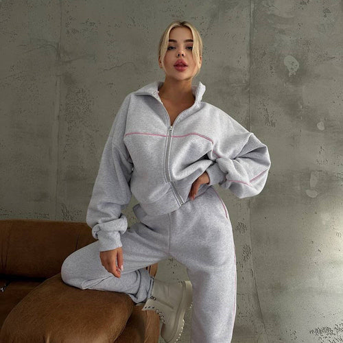 Comfortable fleece tracksuit for women with high collar and zipper Amarae