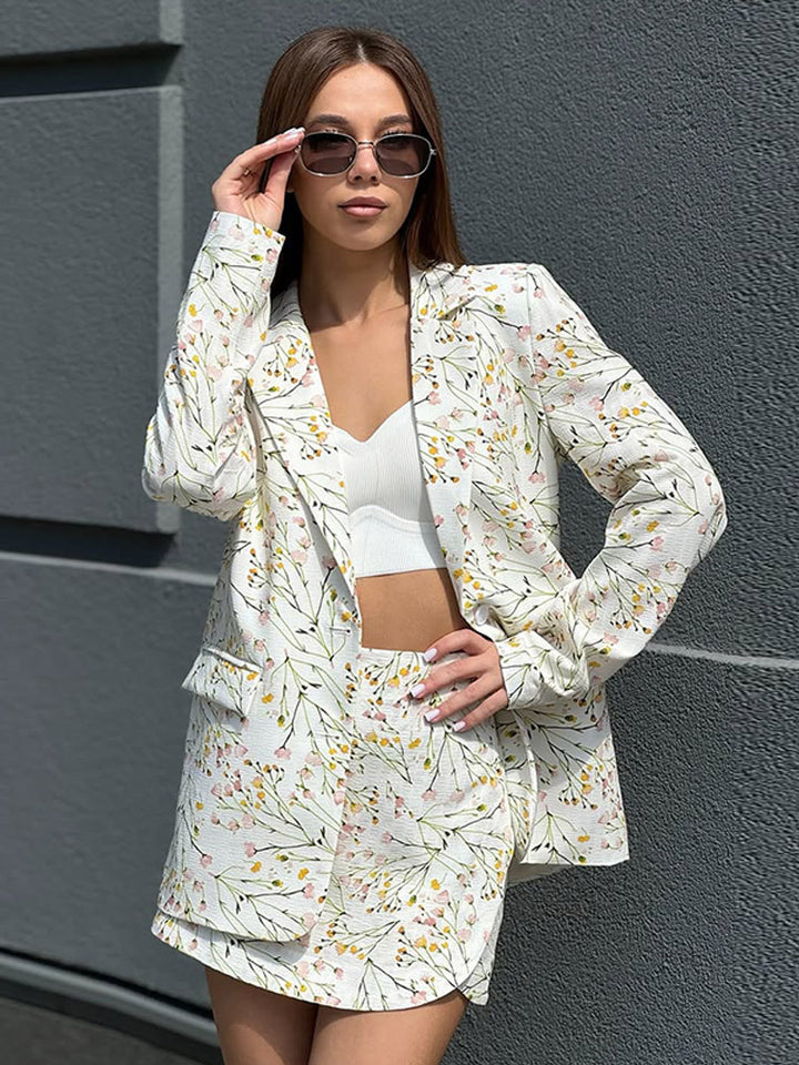Women Floral Blazer and Mini Skirt Set made of textured Cotton Blend Amarae