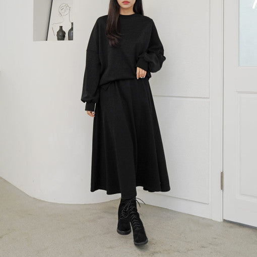 Women Casual Sweatshirt and Maxi Skirt Set with Practical Pockets and Elegant Cut Chic & Stil