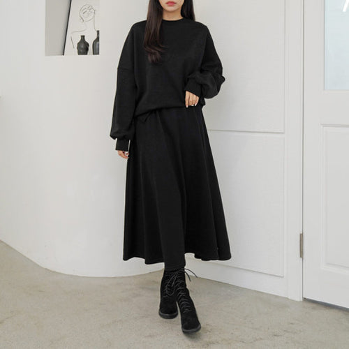 Women Casual Sweatshirt and Maxi Skirt Set with Practical Pockets and Elegant Cut Chic & Stil