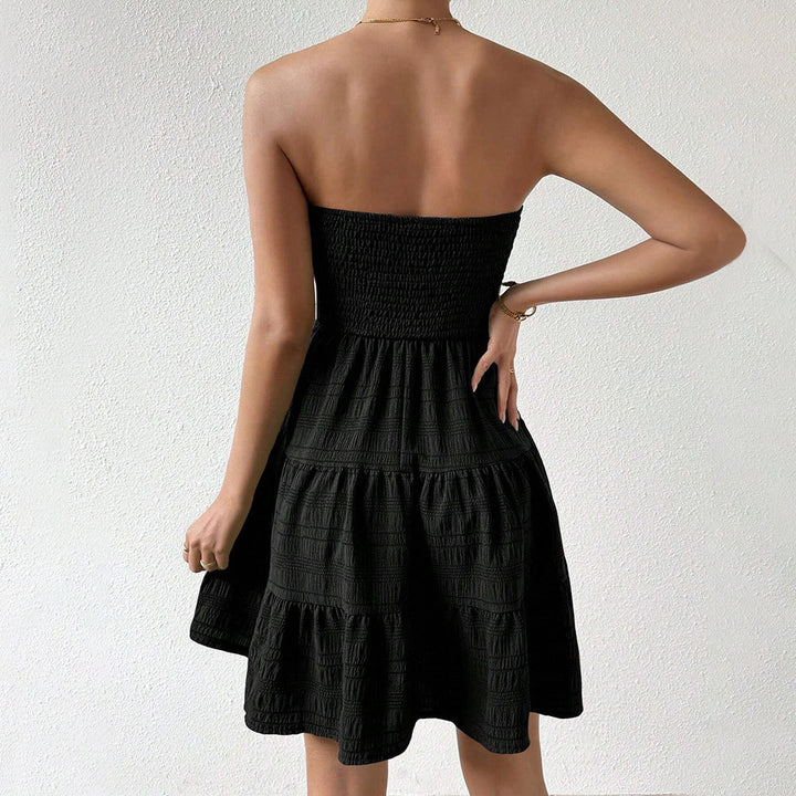 Robe portefeuille pour femmes avec un joli volant et design hors épaule Chic & Stil