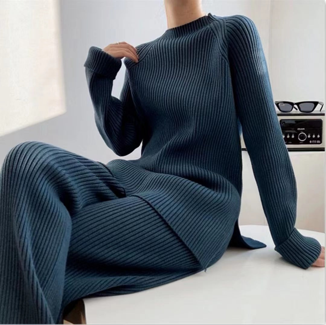 Knitted set for women with a relaxed fit and elegant design Lune London