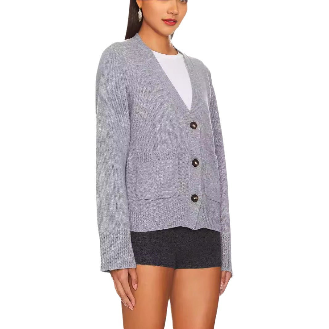 Ladies stylish cardigan with V-neck and practical pockets Lune London