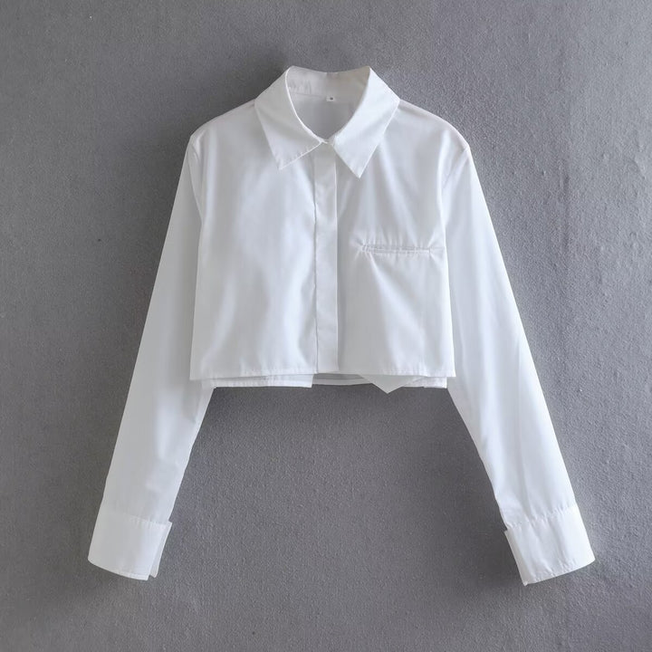 Cropped blouse for women with classic collar and practical chest pockets Lune London