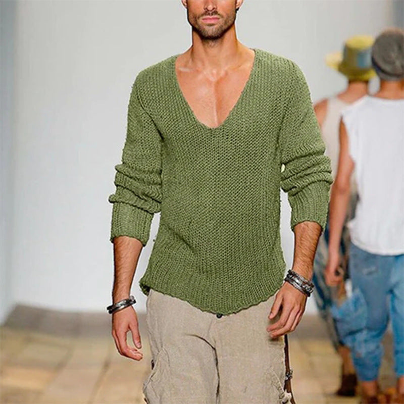 Lune London | Men's casual knit sweater with deep V-neck and comfortable fit