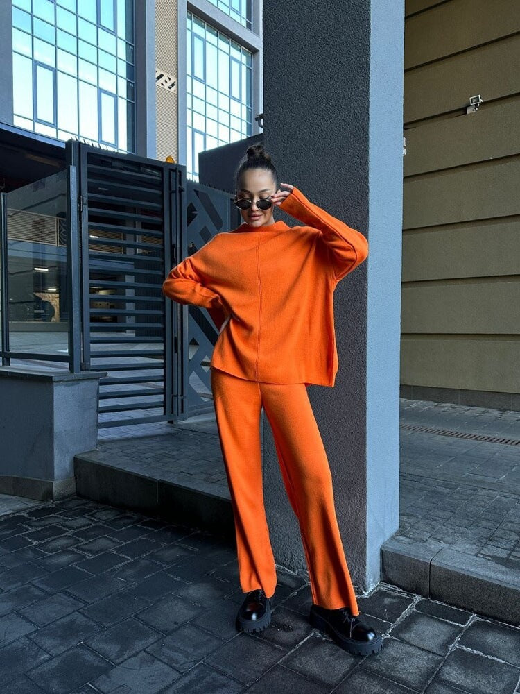 Women Elegant and Casual Lounge Set with a Loose Top and Flared Pants Lune London